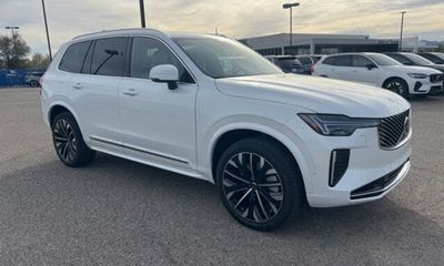 2026 Volvo XC90 Plus Bright
