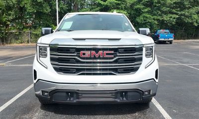 2025 GMC Sierra SLT