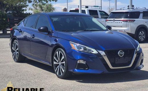 2022 Nissan Altima SR