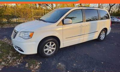 2011 Chrysler Town AND Country Touring