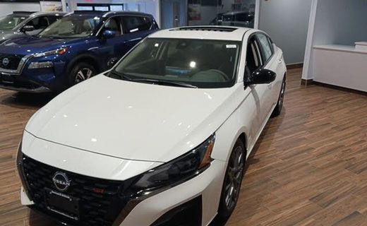 2023 Nissan Altima SR