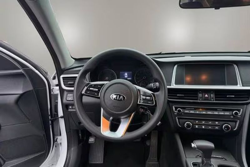 2020 Kia Optima — a typically priced live listing