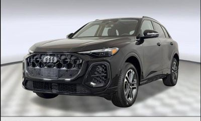 2026 Audi Q5 Quattro Premium Tfsi