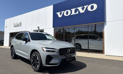 2026 Volvo XC60 Plus Dark