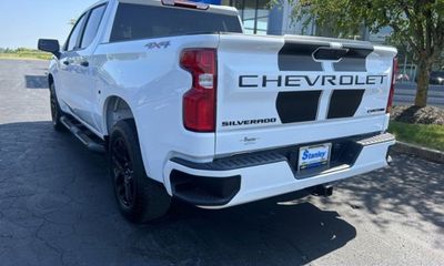 2021 Chevrolet Silverado Custom
