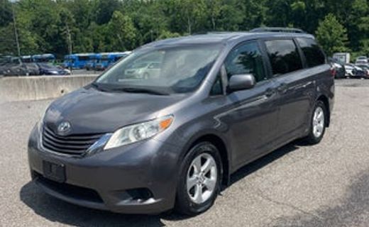 2015 Toyota Sienna LE