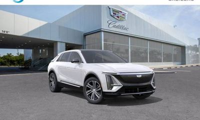 2025 Cadillac Lyriq Luxury 1
