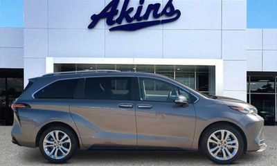 2023 Toyota Sienna Platinum