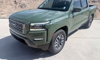2024 Nissan Frontier SV