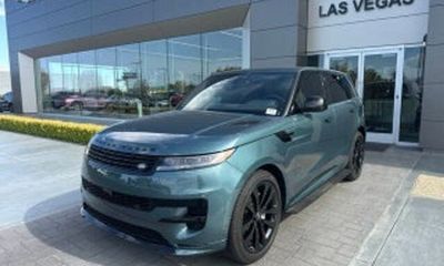 2025 Land Rover Range Sport P460E Dynamic SE