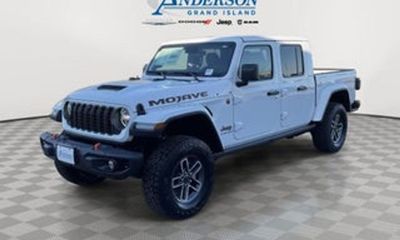 2026 Jeep Gladiator Sport