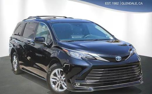 2025 Toyota Sienna XLE