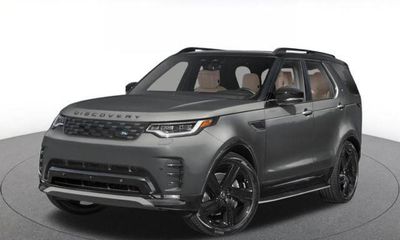 2026 Land Rover Discovery P360 Dynamic SE