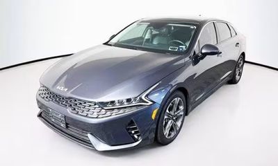 2023 Kia K5 EX