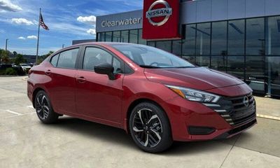 2025 Nissan Versa SR