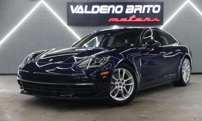 2018 Porsche Panamera Base 4