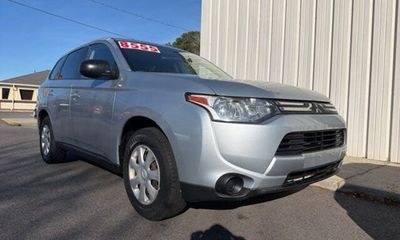 2014 Mitsubishi Outlander ES