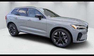 2026 Volvo XC60 Plus Dark