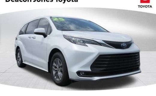 2025 Toyota Sienna XLE