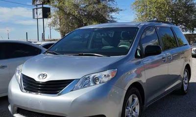2014 Toyota Sienna LE