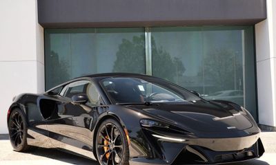 2026 McLaren Artura