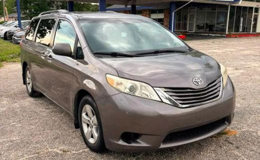2015 Toyota Sienna LE