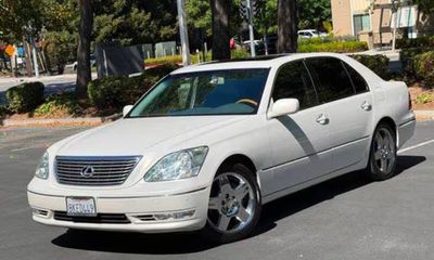 2006 Lexus LS Base