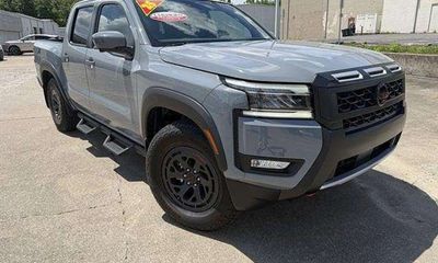 2025 Nissan Frontier SV