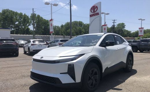 2026 Toyota C-HR SE