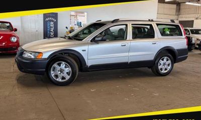 2005 Volvo XC70 Base
