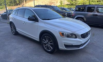 2016 Volvo V60CC SV33 Premier