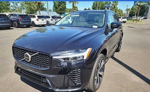 2023 Volvo XC60 Ultimate Dark