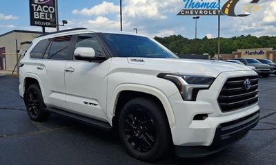 2024 Toyota Sequoia Platinum