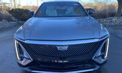 2024 Cadillac Lyriq LUX 1