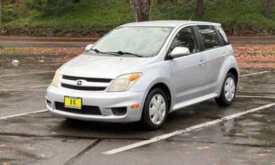 2006 Toyota Scion XA Base