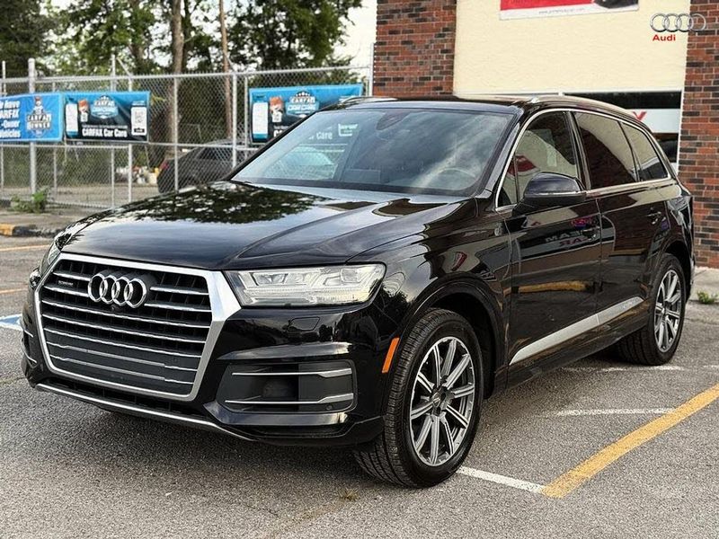 2017 Audi Q7 — a typically priced live listing