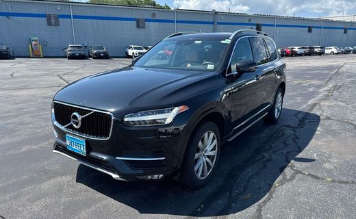 2018 Volvo XC90 Momentum
