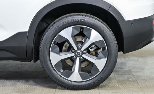 2026 Volvo XC40 Plus Dark