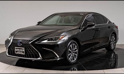 2022 Lexus ES 300H