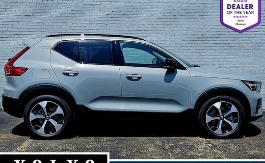 2026 Volvo XC40 Plus Dark