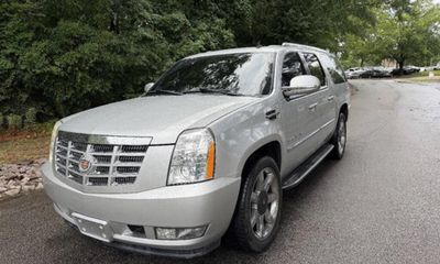 2011 Cadillac Escalade Luxury