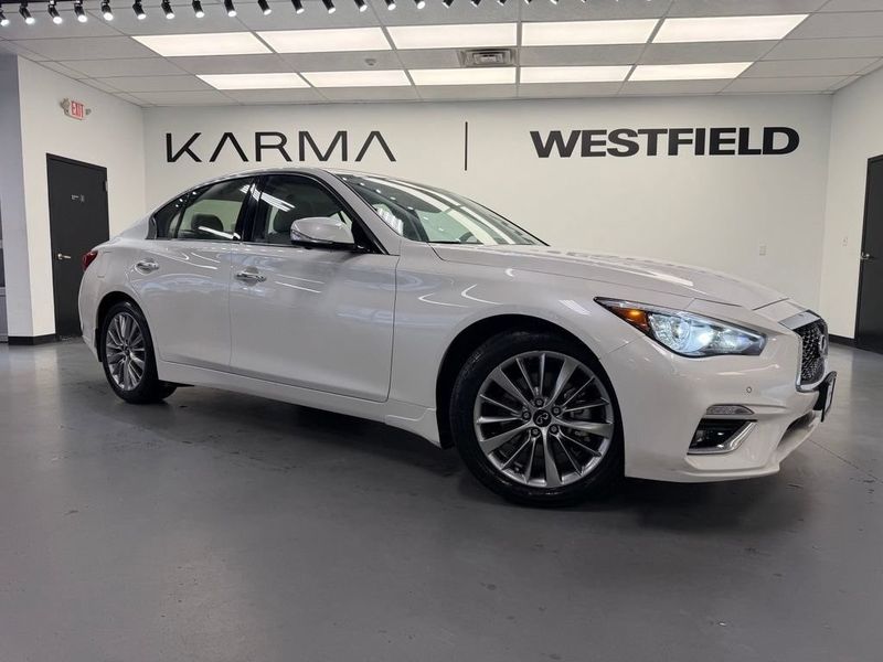 2022 Infiniti Q50 — a typically priced live listing
