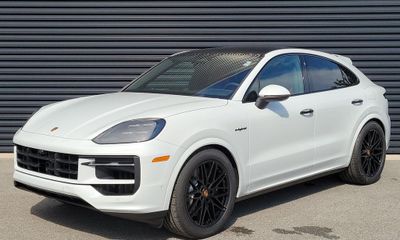 2026 Porsche Cayenne E Hybrid Coupe