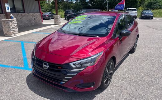 2025 Nissan Versa SR