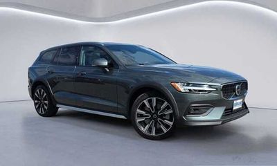 2026 Volvo V60CC Ultra
