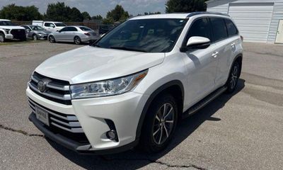 2017 Toyota Highlander SE XLE