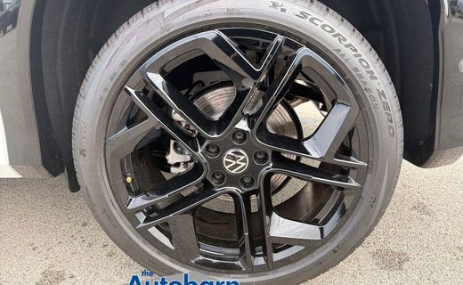 2026 Volkswagen Tiguan 4MOTION SE Black