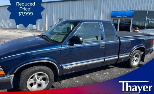 2002 Chevrolet S-10 Pickup XL