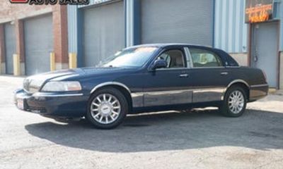 2007 Lincoln Town CAR Signature Limited