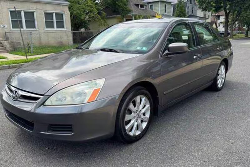 2007 Honda Accord — a typically priced live listing